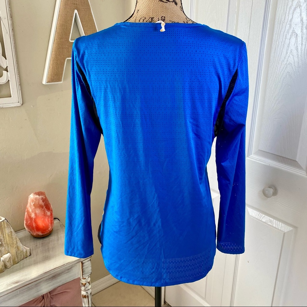 LUCY ACTIVEWEAR LASER CUT LONG SLEEVE TOP - Picture 3 of 7